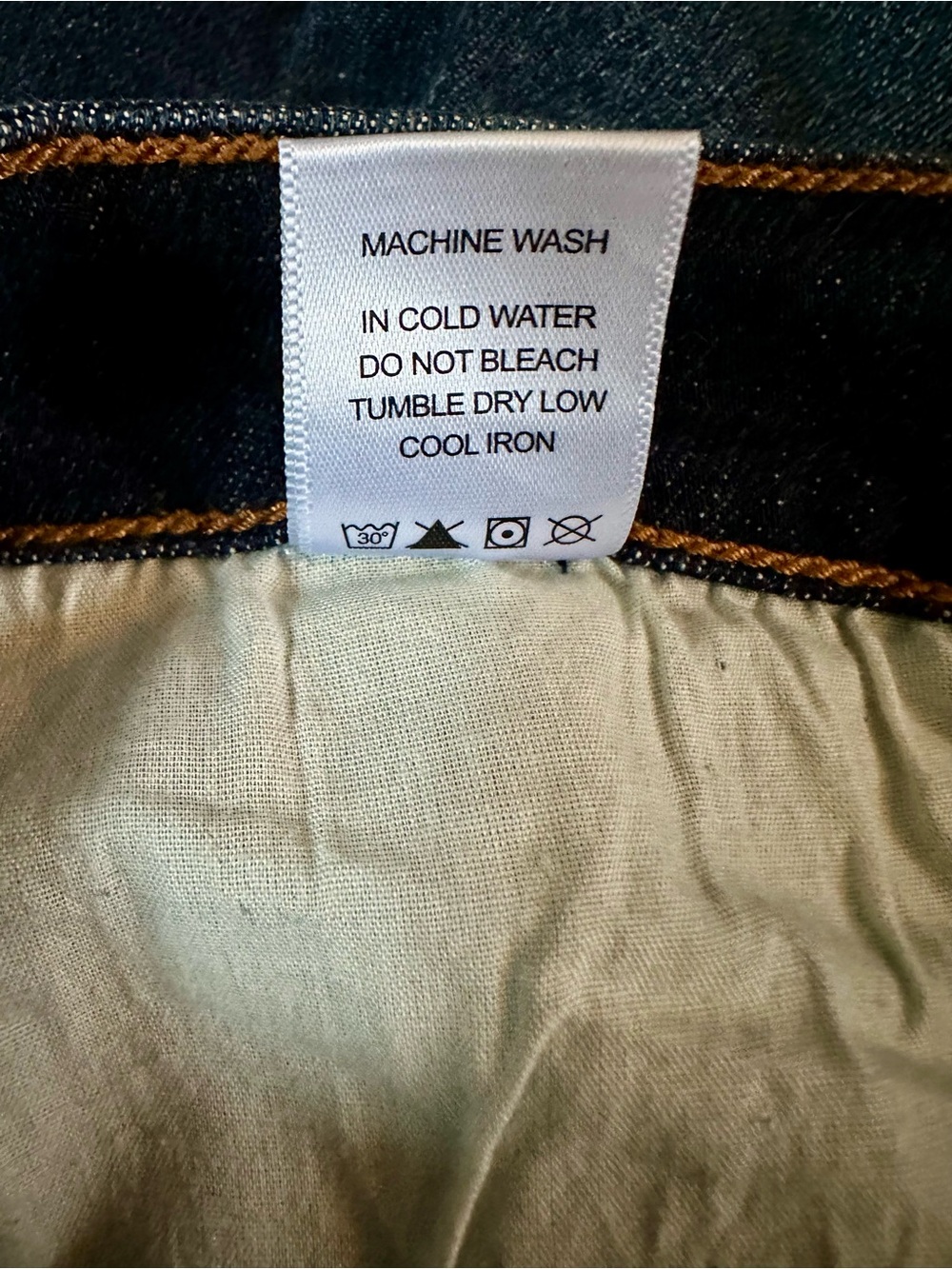 Judy Blue NWOT L Dark Wash Button-Fly Denim Shorts - Picture 6 of 6